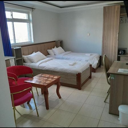Equine Hotel Ruiru Esterno foto
